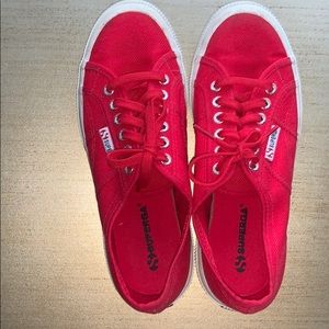 Red Canvas Superga’s